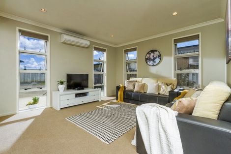 Photo of property in 42 Huntington Park Drive, Greenhithe, Auckland, 0632