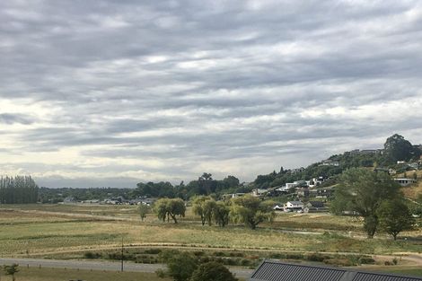 Photo of property in 14 Round Hill Rise, Cracroft, Christchurch, 8022