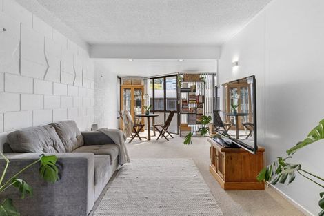 Photo of property in 40 Maunganui Road, Mount Maunganui, 3116