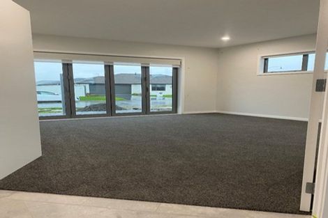 Photo of property in 1 Rangataiki Place, Awatoto, Napier, 4110