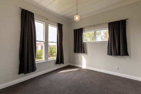 Photo of property in 37 Ross Street, Woodville, 4920