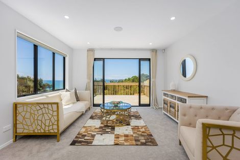 Photo of property in 254a Whangaparaoa Road, Red Beach, 0932