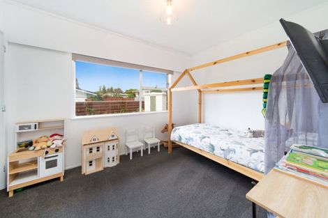 Photo of property in 16 Sierra Avenue, Te Kamo, Whangarei, 0112