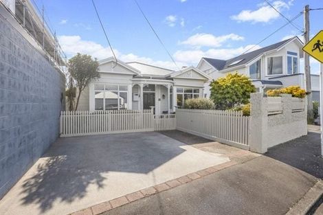 Photo of property in 72 Overtoun Terrace, Hataitai, Wellington, 6021
