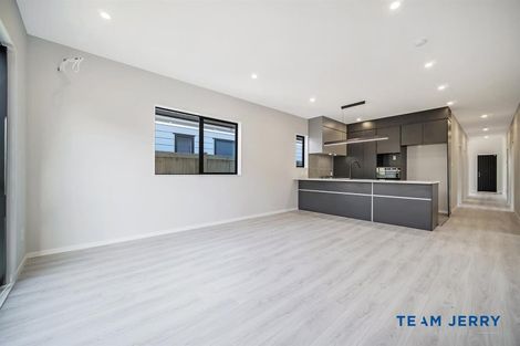 Photo of property in 43 Tributary Parade, Karaka, 2113