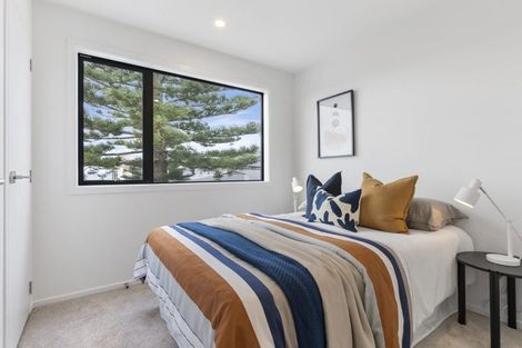 Photo of property in 27b Dawnhaven Drive, Te Atatu Peninsula, Auckland, 0610