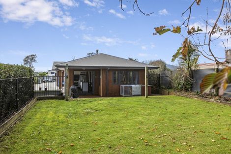 Photo of property in 15a Carthew Street, Okato, 4335