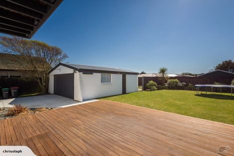 Photo of property in 18 Heathglen Avenue, Parklands, Christchurch, 8083