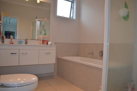 Photo of property in 84 Landing Drive, Pyes Pa, Tauranga, 3112