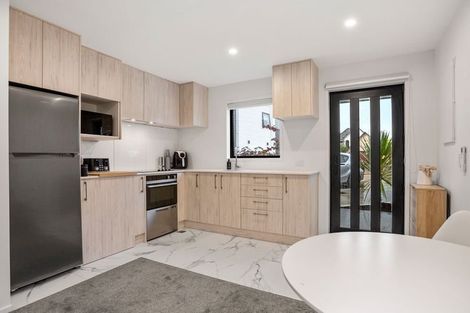 Photo of property in 7/2 Jadewynn Drive, Massey, Auckland, 0614