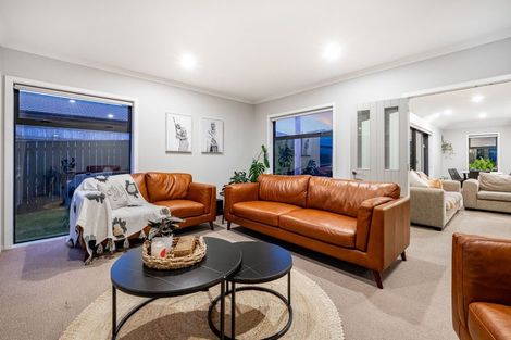 Photo of property in 21 Nelson Avenue, Aotea, Porirua, 5024