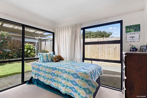 Photo of property in 2/84 Prince Regent Drive, Half Moon Bay, Auckland, 2012