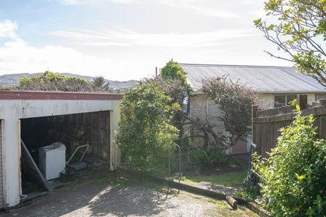 Photo of property in 29a Chetwode Grove, Newlands, Wellington, 6037