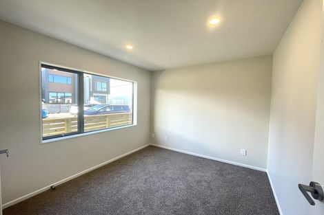 Photo of property in 30 Benchmark Drive, Massey, Auckland, 0614
