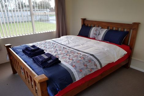 Photo of property in 4 Miro Street, Merrilands, New Plymouth, 4312