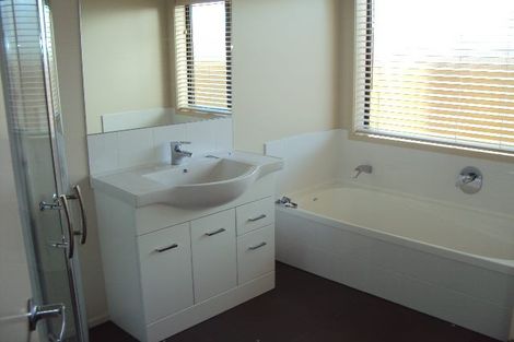 Photo of property in 16 Iris Place, Grandview Heights, Hamilton, 3200