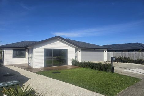Photo of property in 12 Opouatu Avenue, Glenbrook, Waiuku, 2681