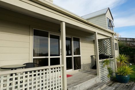 Photo of property in 67 Kotare Street, Waikanae, 5036