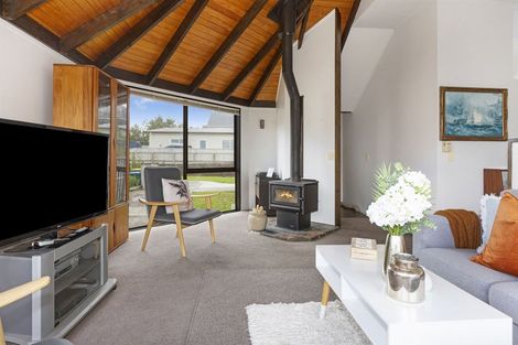 Photo of property in 5 The Haven, Whitby, Porirua, 5024