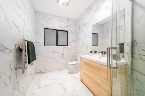 Photo of property in 4 Franheim Crescent, Orewa, 0931