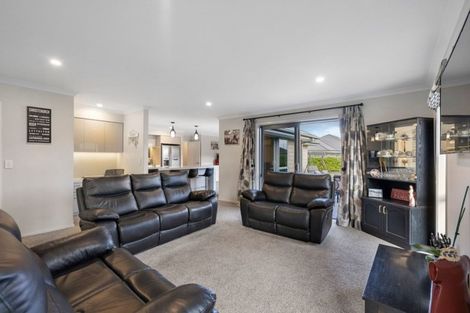 Photo of property in 3 Loeb Place, Rolleston, 7614