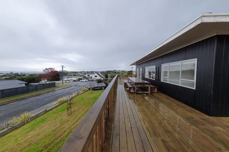 Photo of property in 1 Moera Place, Stanmore Bay, Whangaparaoa, 0932