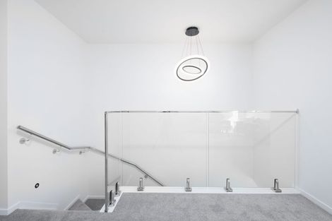 Photo of property in 37 Taipahitini Road, Rosehill, 2113