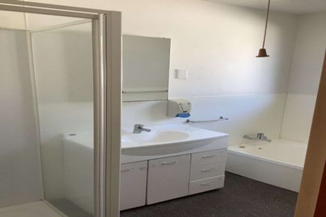 Photo of property in 72 Waratah Street, Avondale, Christchurch, 8061