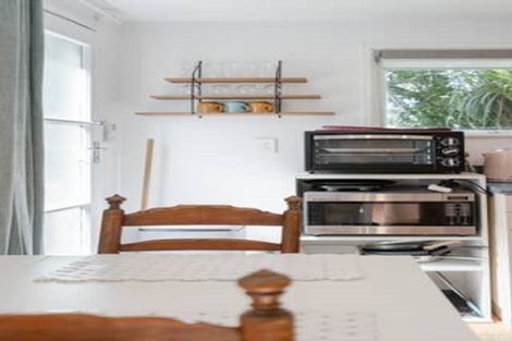 Photo of property in 84 Park Road, Titirangi, Auckland, 0604