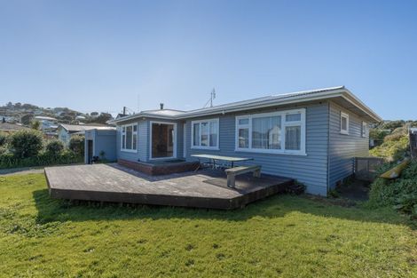 Photo of property in 8 Lambley Road, Titahi Bay, Porirua, 5022