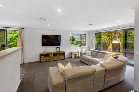 Photo of property in 12 Binstead Place, Avondale, Christchurch, 8061