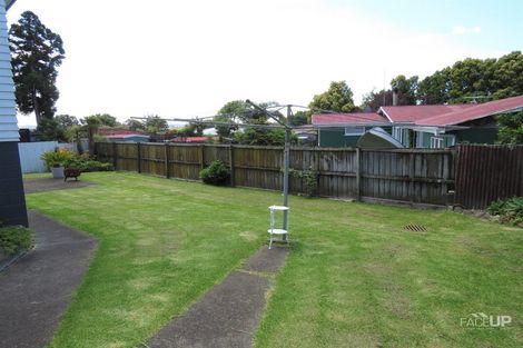 Photo of property in 8 Miltonia Avenue, Te Atatu South, Auckland, 0610