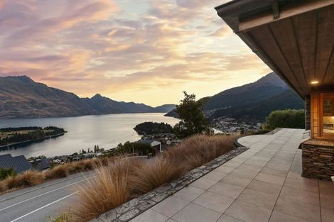 Photo of property in 50 Edinburgh Drive, Queenstown, 9300