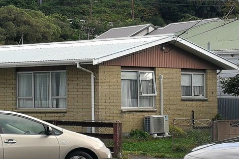 Photo of property in 86f1 Kilbirnie Crescent, Kilbirnie, Wellington, 6022