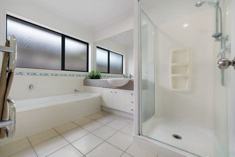 Photo of property in 82 Hillwell Drive, Henderson, Auckland, 0612