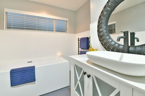 Photo of property in 6 Blue Heron Rise, Stanmore Bay, Whangaparaoa, 0932
