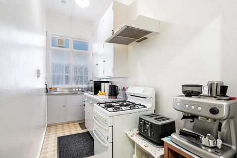 Photo of property in 33 Constable Street, Newtown, Wellington, 6021