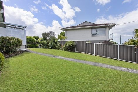 Photo of property in 1/318 Beach Road, Campbells Bay, Auckland, 0630