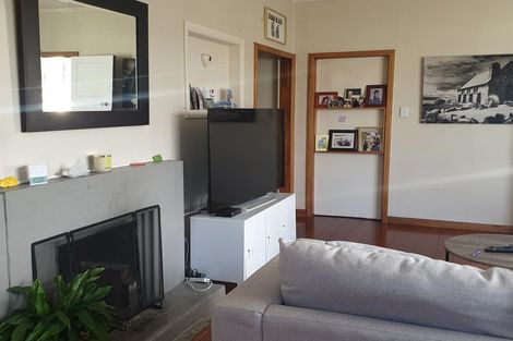 Photo of property in 9 Terrace Road, Titahi Bay, Porirua, 5022