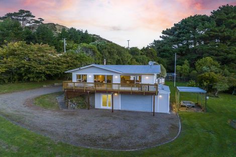 Photo of property in 306 South Makara Road, Makara, Karori, 6972