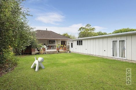 Photo of property in 7 Taupaki Road, Taupaki, Henderson, 0782