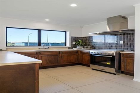 Photo of property in 1/63 Wellington Street, Howick, Auckland, 2014