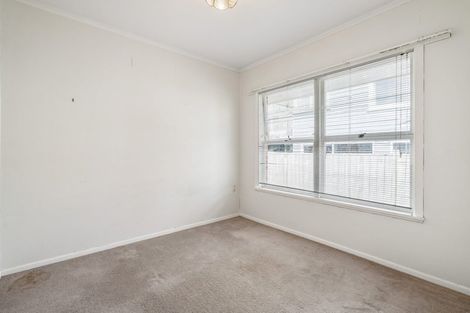 Photo of property in 1/36 Ocean View Road, Northcote, Auckland, 0627
