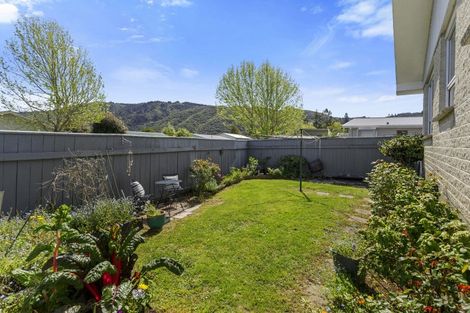 Photo of property in 24a Roband Crescent, Brown Owl, Upper Hutt, 5018