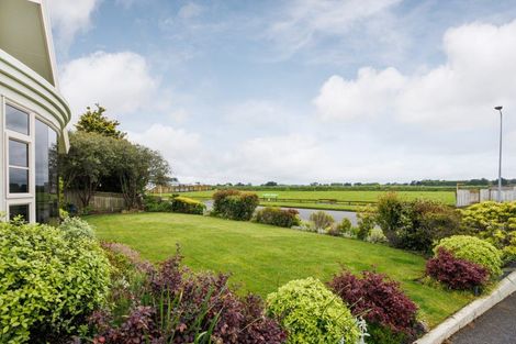 Photo of property in 27 Leander Place, Milson, Palmerston North, 4414
