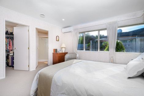 Photo of property in 16 Chalmers Close, Orewa, 0931