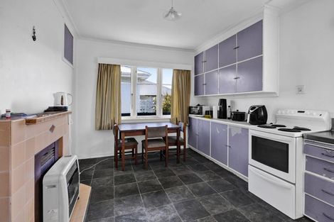 Photo of property in 8 Wellington Street, Hawera, 4610