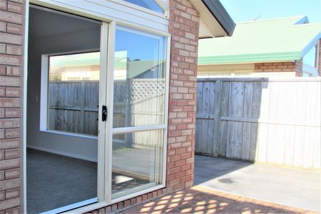 Photo of property in Miramar Villas, 3u5 Byron Street, Miramar, Wellington, 6022