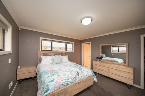 Photo of property in 46 Peter Hall Drive, Kelvin Grove, Palmerston North, 4414