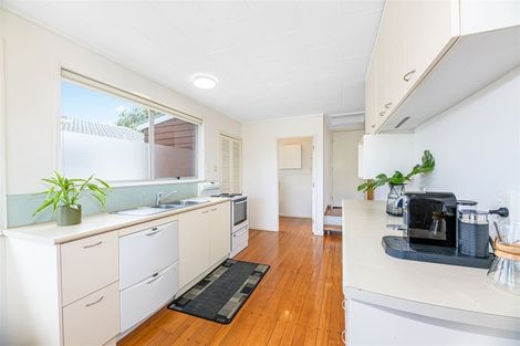Photo of property in 23 Finlow Drive, Te Atatu South, Auckland, 0610